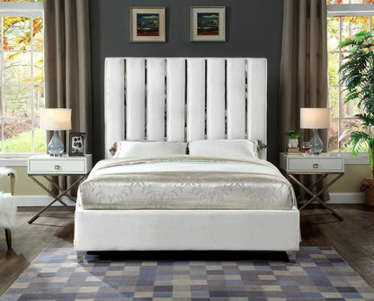 Meridian Furniture - Enzo White Velvet Queen Bed - EnzoWhite-Q veiw 4