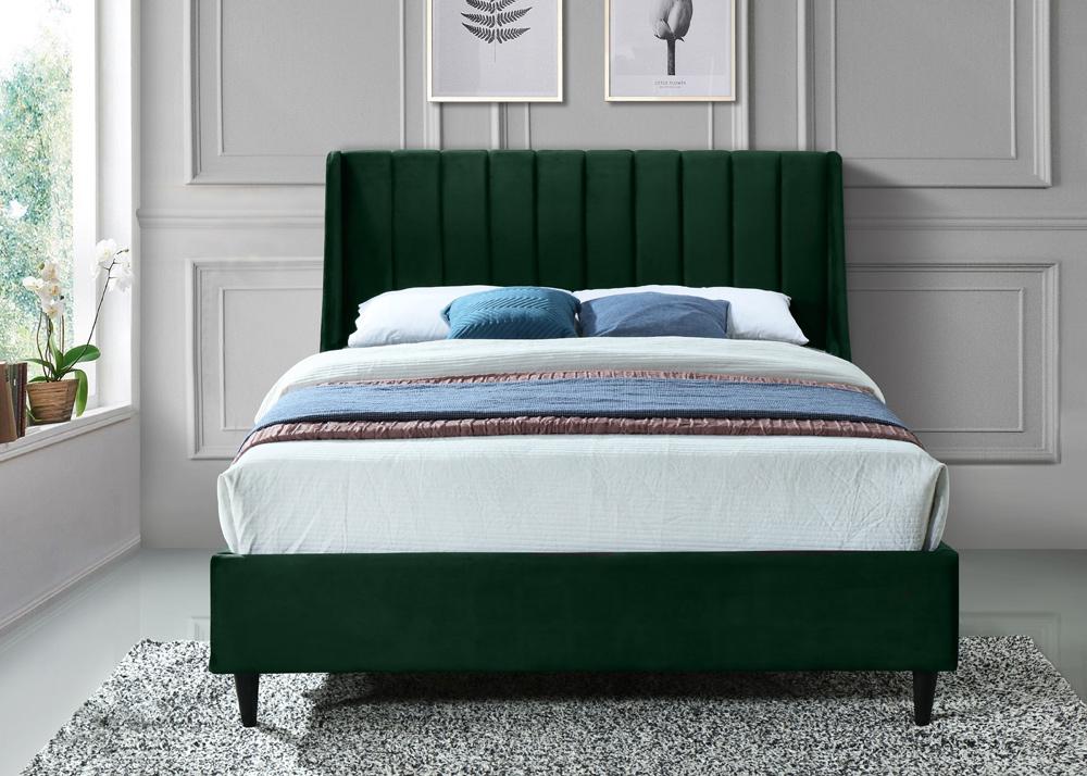 Meridian Furniture - Eva Green Velvet King Bed - EvaGreen-K veiw 4