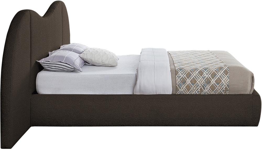 Meridian Furniture - Everest Brown Boucle Fabric King Bed - B1246Brown-K veiw 5