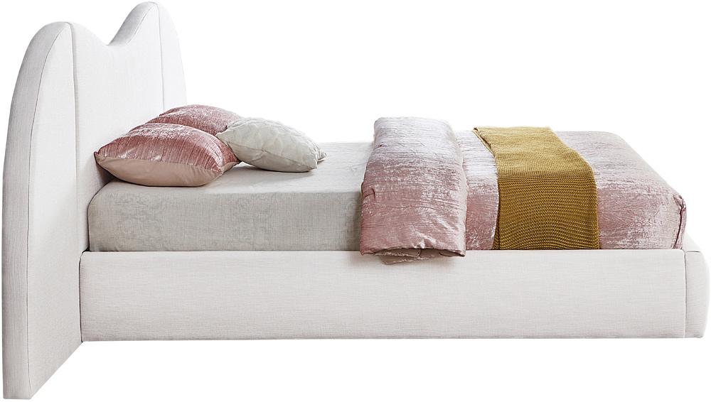 Meridian Furniture - Everest White Linen Textured Fabric Queen Bed - B1247White-Q veiw 5