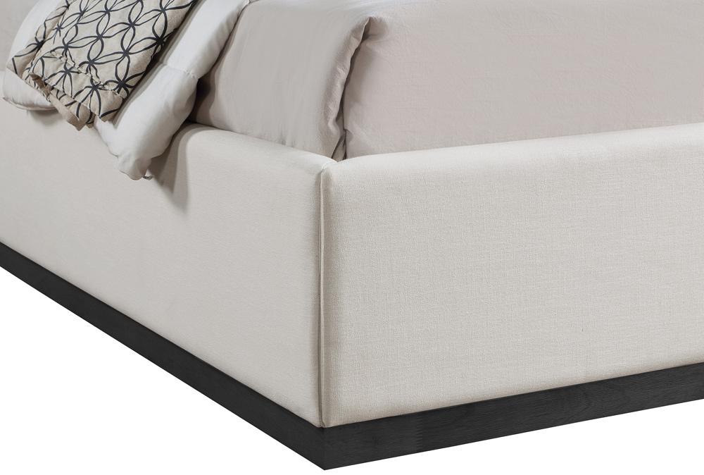 Meridian Furniture - Flynn Beige Linen Textured Fabric Queen Bed - FlynnBeige-Q veiw 6