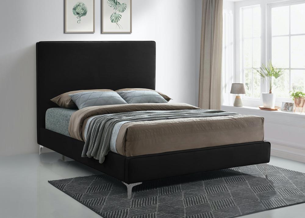 Meridian Furniture - Geri Black Velvet Queen Bed - GeriBlack-Q veiw 4