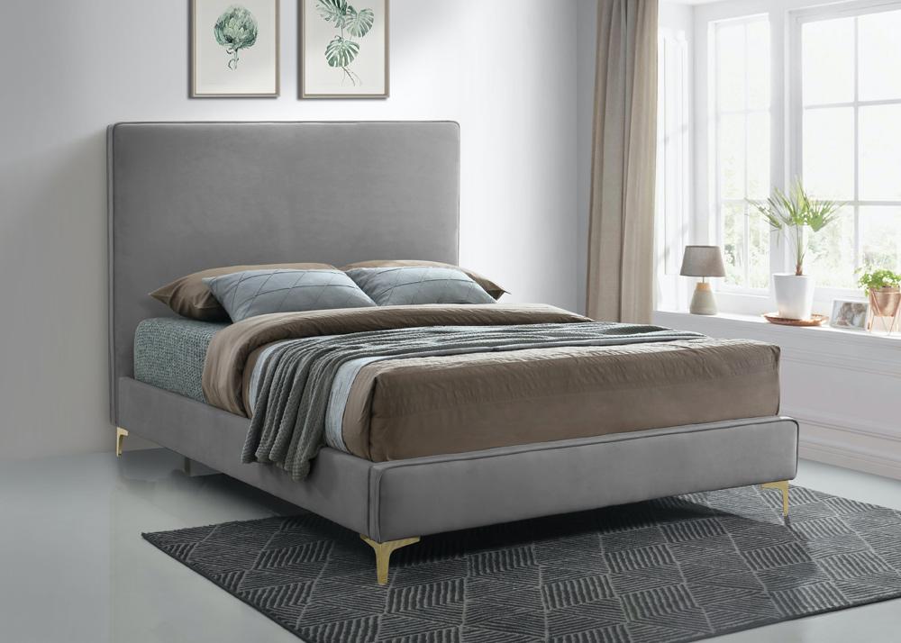 Meridian Furniture - Geri Grey Velvet Full Bed - GeriGrey-F veiw 3