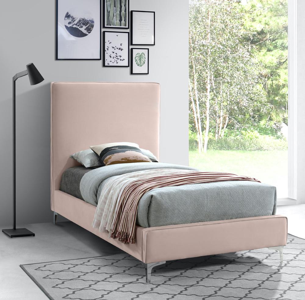 Meridian Furniture - Geri Pink Velvet Twin Bed - GeriPink-T veiw 4