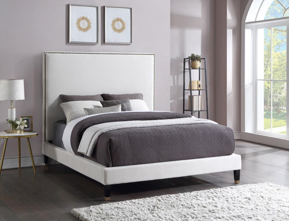 Meridian Furniture - Harlie Cream Velvet Queen Bed - HarlieCream-Q veiw 2