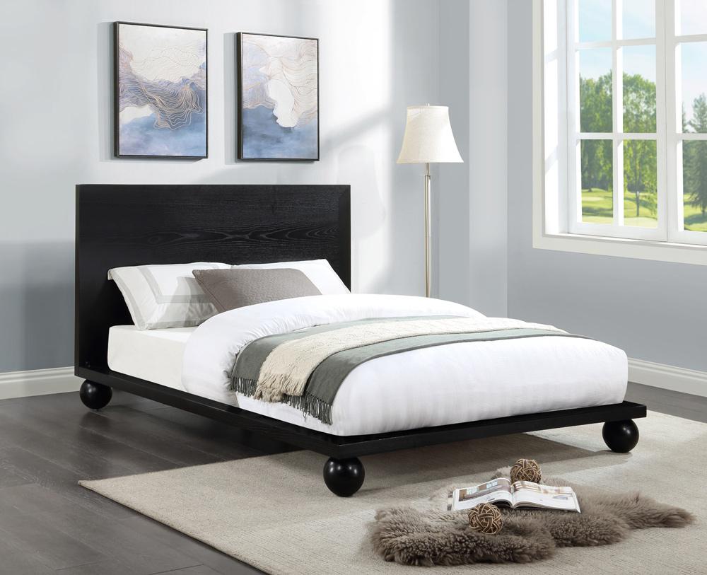 Meridian Furniture - Kent Black Queen Bed - KentBlack-Q veiw 2