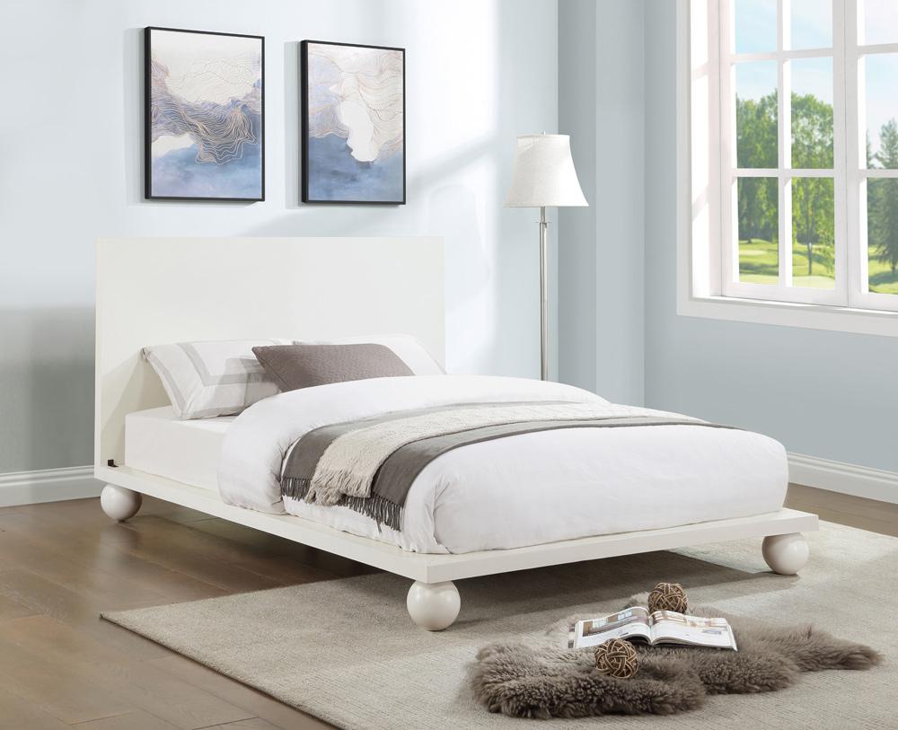 Meridian Furniture - Kent Cream Queen Bed - KentCream-Q veiw 2