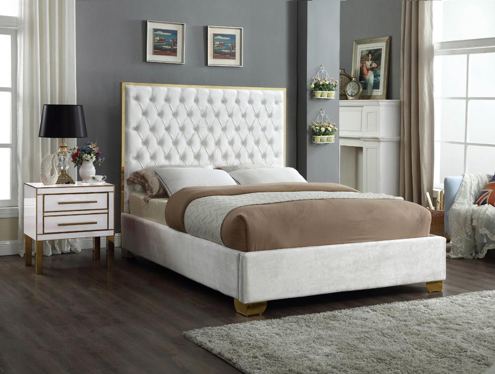 Meridian Furniture - Lana White Velvet Queen Bed - LanaWhite-Q veiw 2