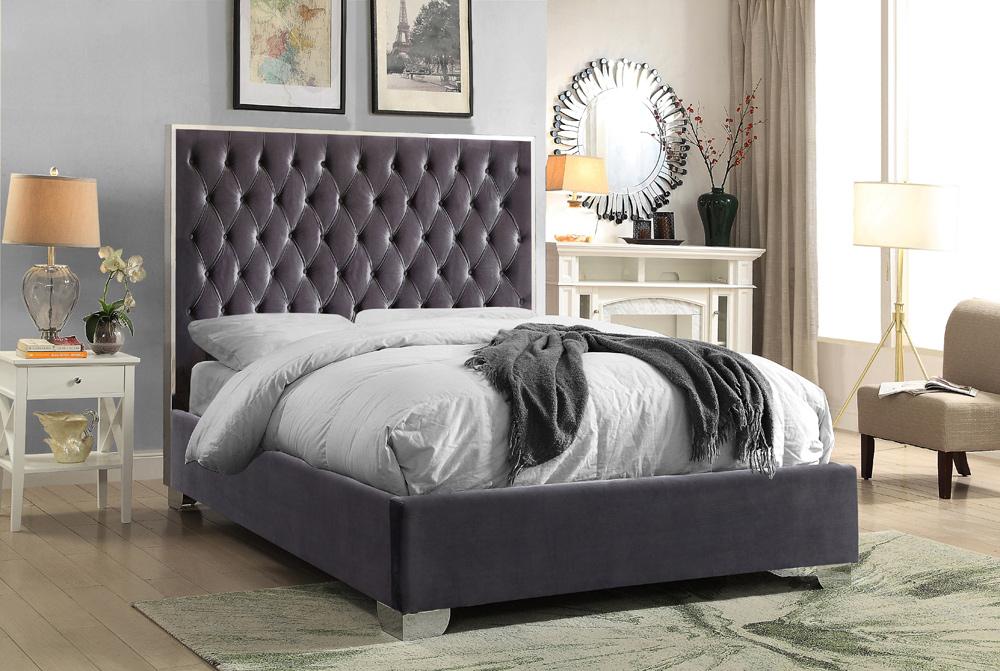 Meridian Furniture - Lexi Grey Velvet Queen Bed - LexiGrey-Q veiw 2
