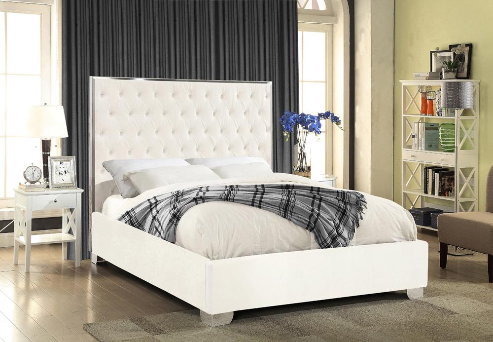Meridian Furniture - Lexi White Velvet King Bed - LexiWhite-K veiw 2