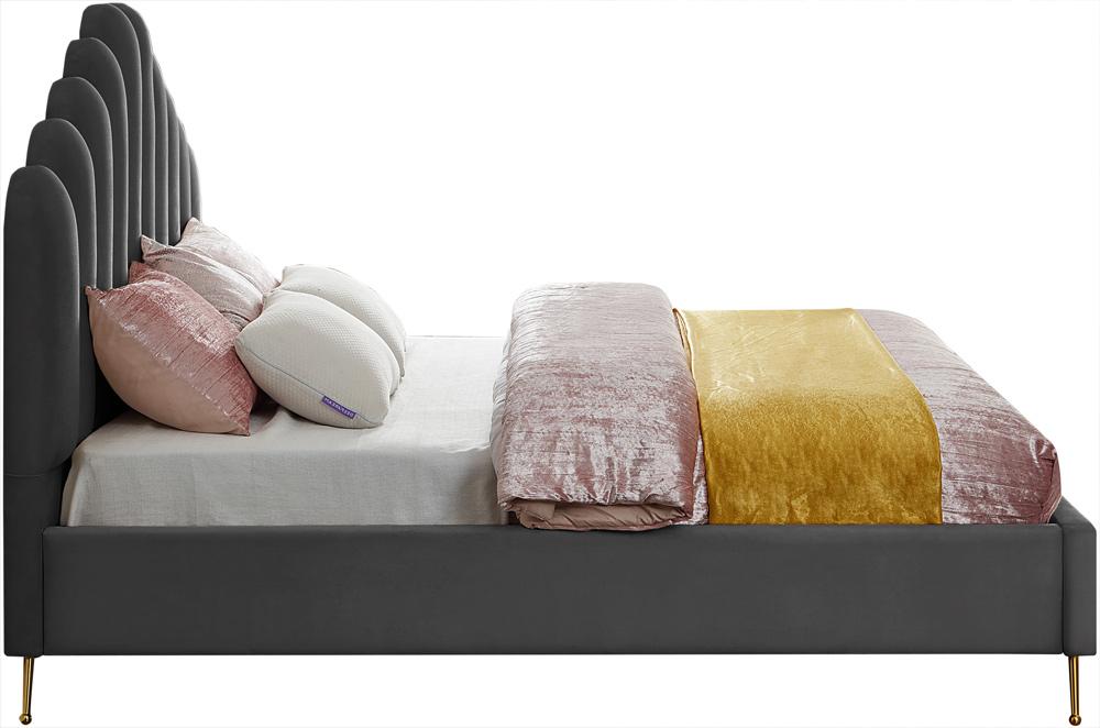 Meridian Furniture - Lily Grey Velvet King Bed - LilyGrey-K veiw 4