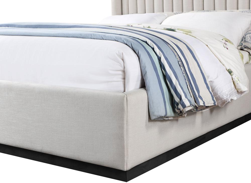 Meridian Furniture - Logan Beige Linen Textured Fabric Queen Bed - LoganBeige-Q veiw 6