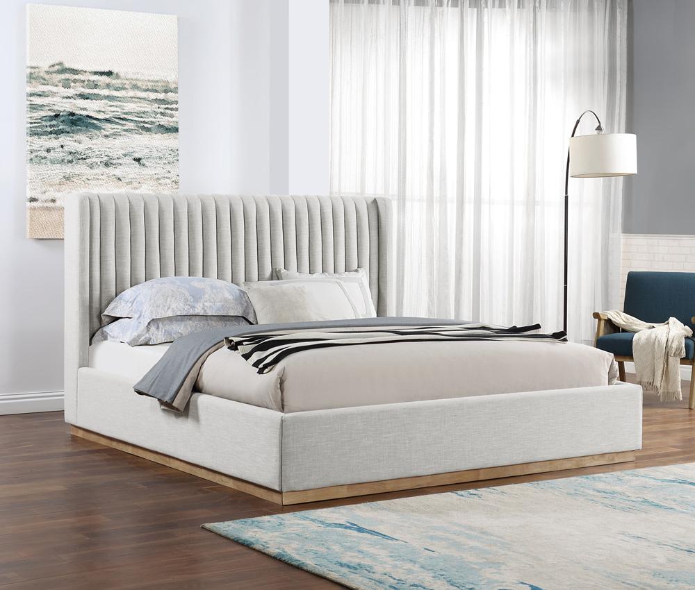 Meridian Furniture - Logan Cream Linen Textured Fabric King Bed - LoganCream-K veiw 2