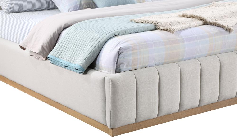 Meridian Furniture - Lucia Cream Linen Textured Fabric King Bed - LuciaCream-K veiw 6