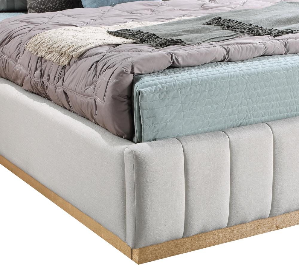 Meridian Furniture - Lucia Cream Linen Textured Fabric Queen Bed - LuciaCream-Q veiw 6