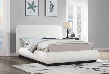 Meridian Furniture - Rigby Cream Linen Textured Fabric Queen Bed - B1278Cream-Q veiw 2