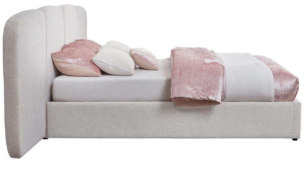 Meridian Furniture - Shiloh Cream Boucle Fabric King Bed - ShilohCream-K veiw 5