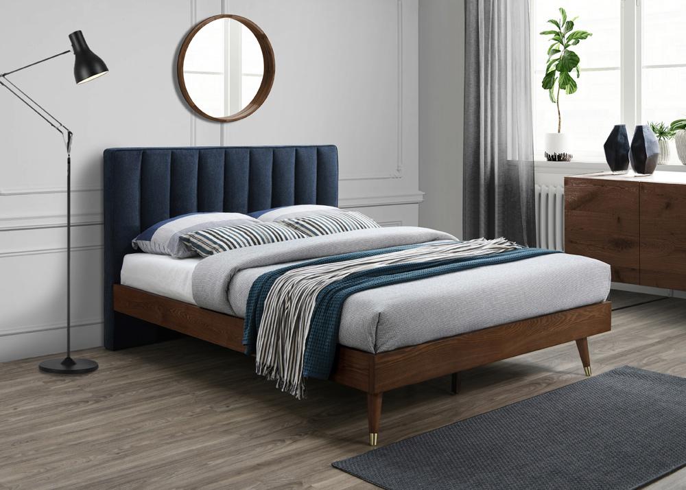 Meridian Furniture - Vance Navy Linen Textured Fabric King Bed - VanceNavy-K veiw 2