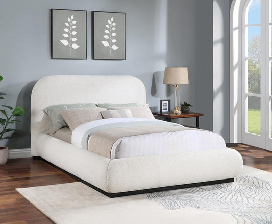 Meridian Furniture - Vaughn Cream King Bed - B1213Cream-K veiw 2