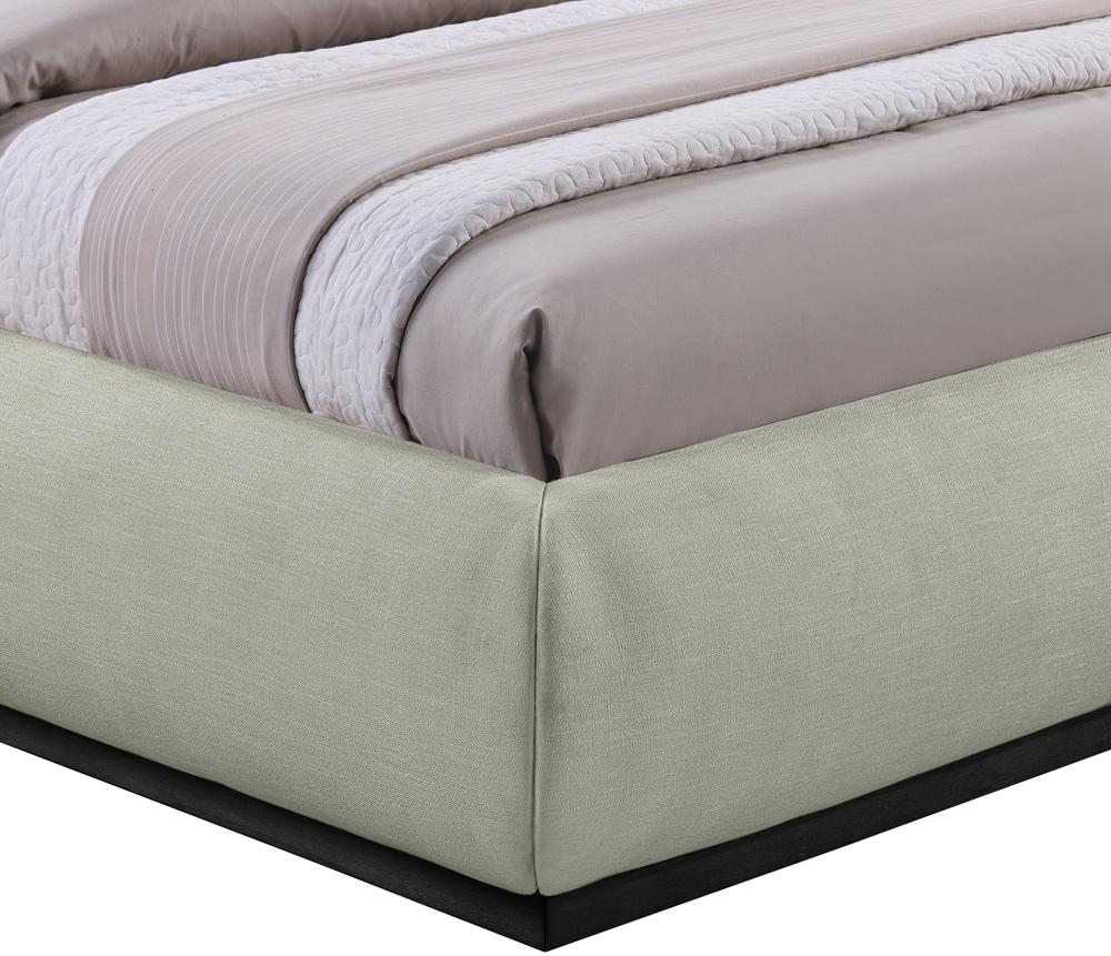 Meridian Furniture - Vaughn Mint King Bed - B1214Mint-K veiw 6