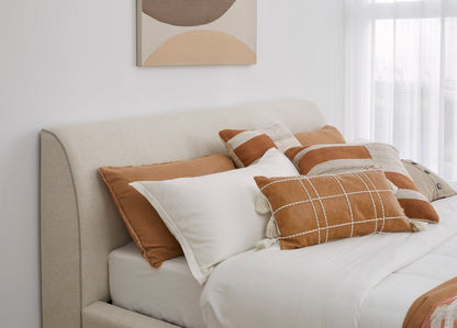 Modus Furniture - Louis King-size Upholstered Platform Bed in Natural Linen - MQMWH7 view 6
