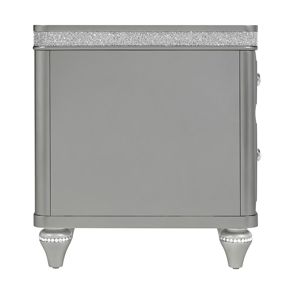 Picket House Furnishings - Lavigne Chairside Table with Power/USB in Silver - T-4900-15-CST veiw 2