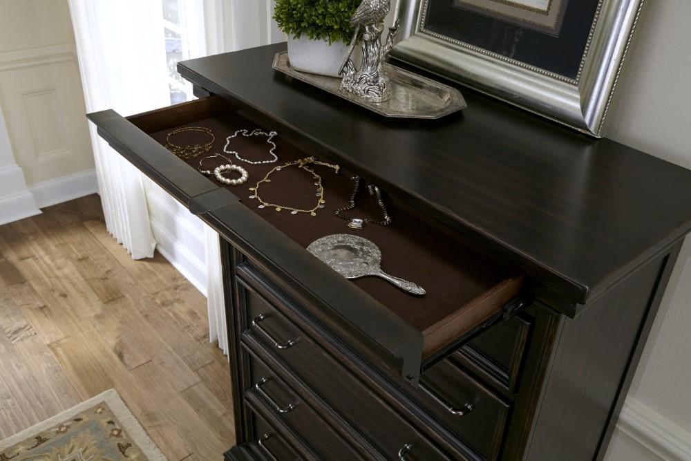 Pulaski - Caldwell 6 Drawer Chest - P012124 veiw 3