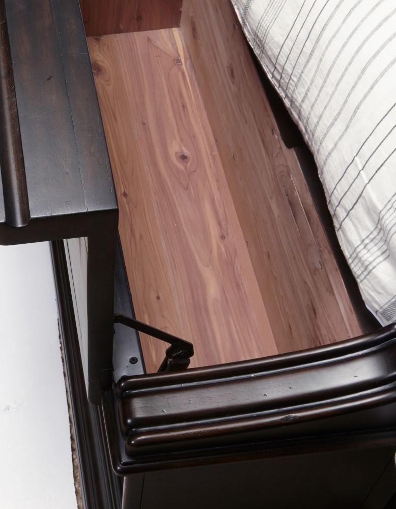Pulaski - Caldwell Queen Bed with Storage veiw 2
