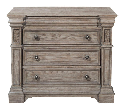 Pulaski - Kingsbury French Gray 4 Drawer Bachelor Chest - P167123 view 4