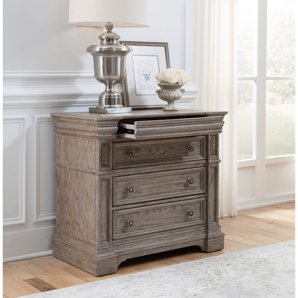 Pulaski - Kingsbury French Gray 4 Drawer Bachelor Chest - P167123 view 5