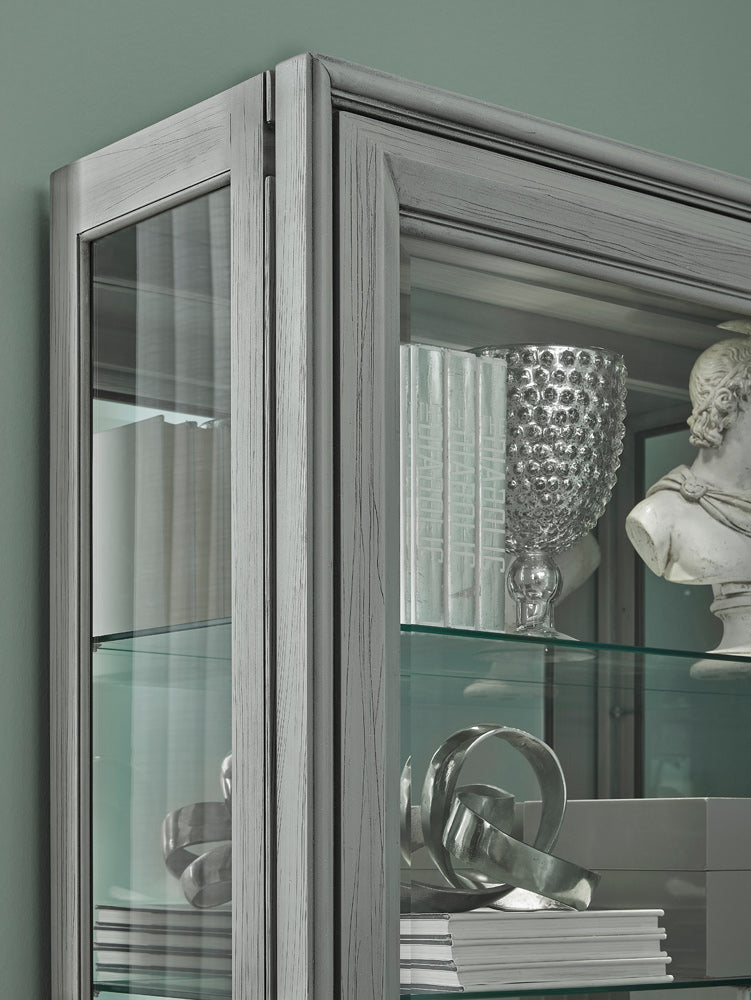 Pulaski - Traditional Sliding Door Curio - P021789 view 7