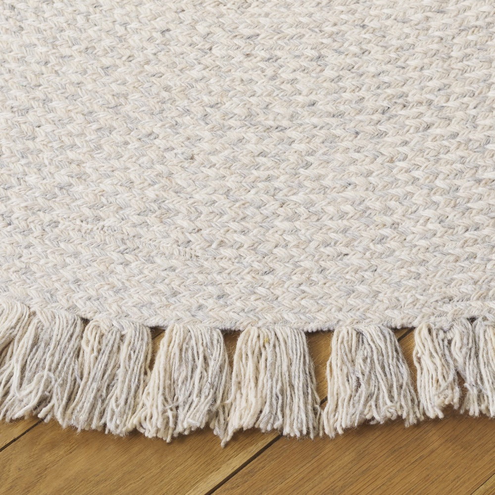 Safavieh - Braided 563G Silver Beige - 5" X 5" - BRD563G-5R view 3