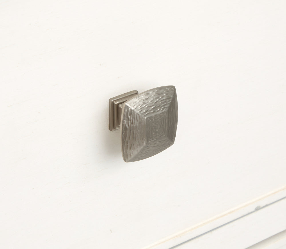 Salt Life Home - Echo Isles Sea Pearl And Driftwood Telephone Table - B6310-06 view 8