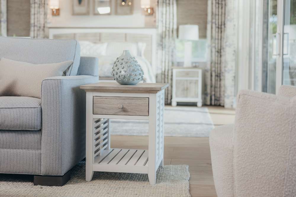 Sea Winds - Islamorada End Table - B23302-DAPGREY veiw 6