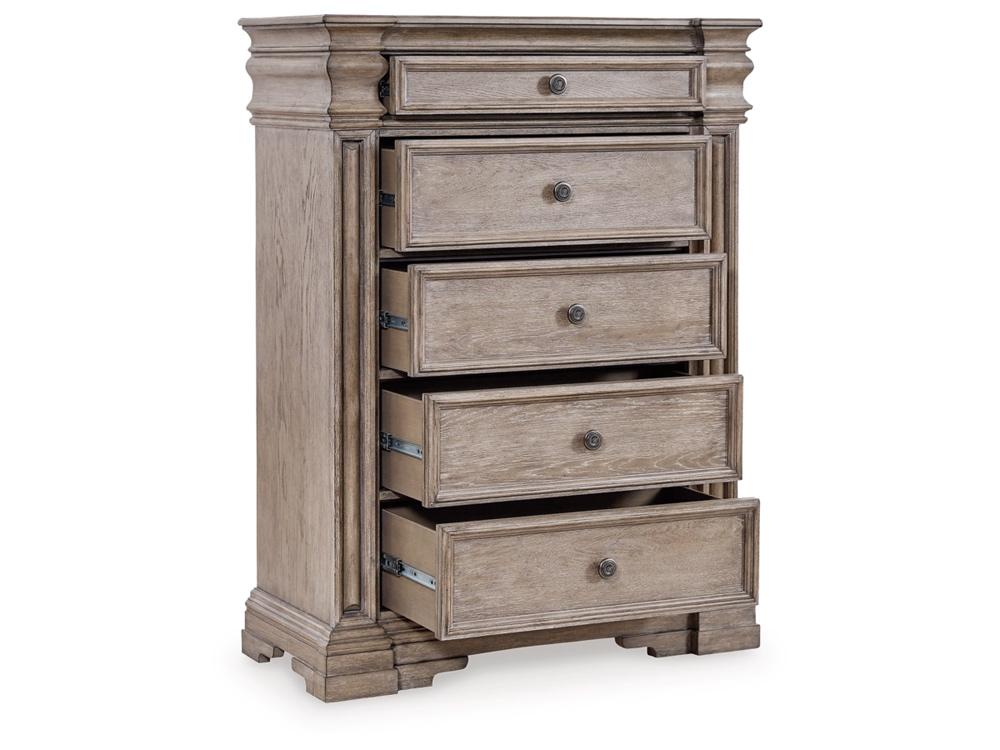 Signature Design by Ashley - Blairhurst Five Drawer Chest in Light Grayish Brown - B916-46 veiw 3