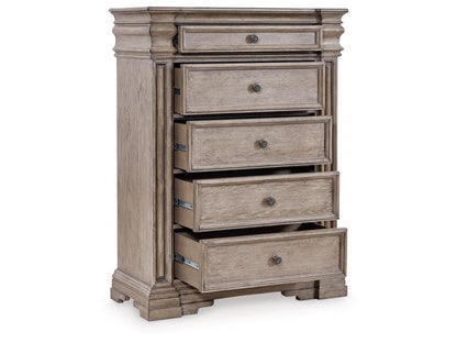 Signature Design by Ashley - Blairhurst Five Drawer Chest in Light Grayish Brown - B916-46 veiw 3