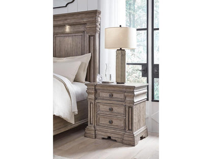 Signature Design by Ashley - Blairhurst Three Drawer Night Stand in Light Grayish Brown - B916-93 veiw 2
