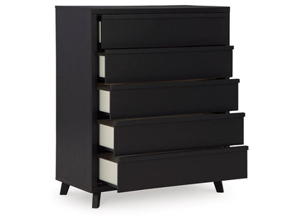 Signature Design by Ashley - Danziar Five Drawer Chest in Black - B1013-345 veiw 3
