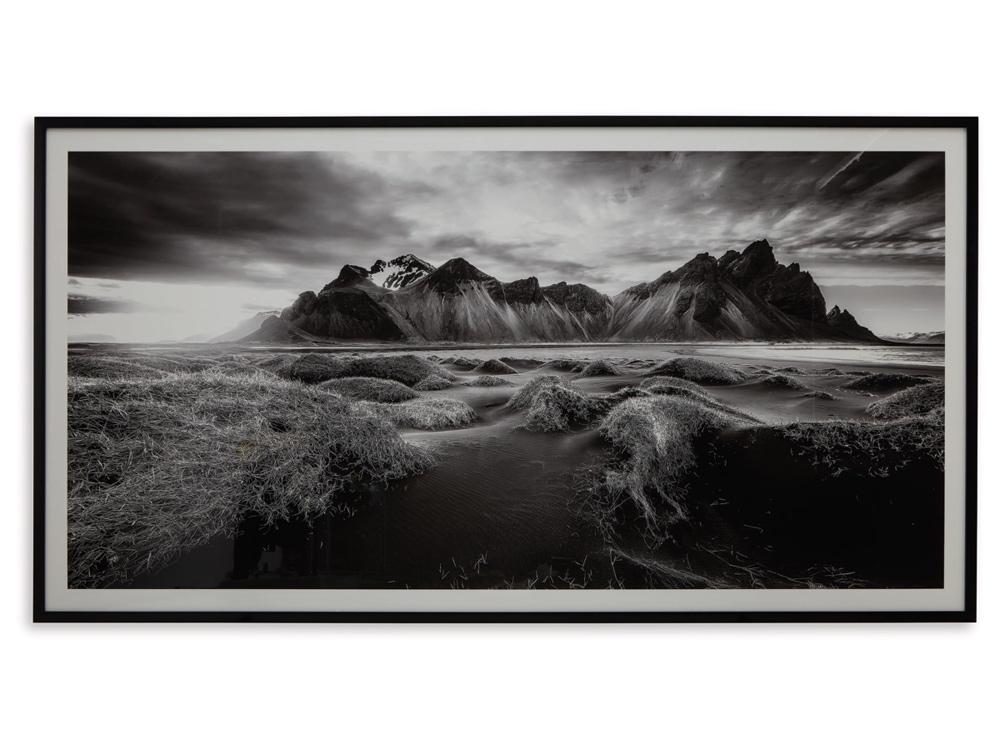 Signature Design by Ashley - Delstone Wall Art in Black/White - A8000424 veiw 1