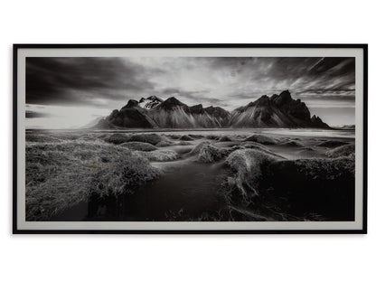 Signature Design by Ashley - Delstone Wall Art in Black/White - A8000424 veiw 1
