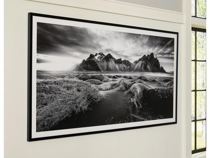 Signature Design by Ashley - Delstone Wall Art in Black/White - A8000424 veiw 2