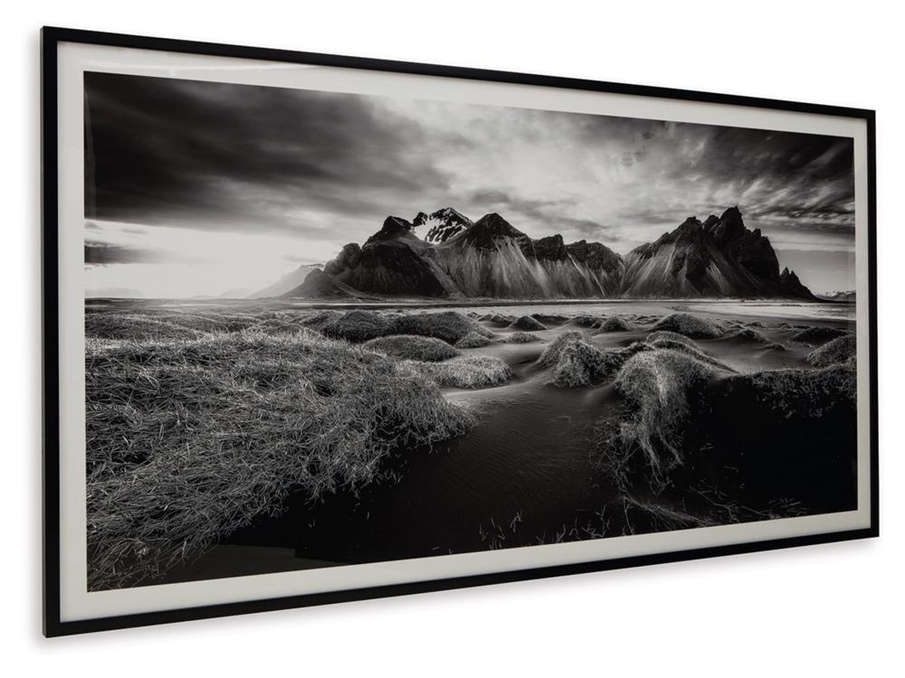 Signature Design by Ashley - Delstone Wall Art in Black/White - A8000424 veiw 3
