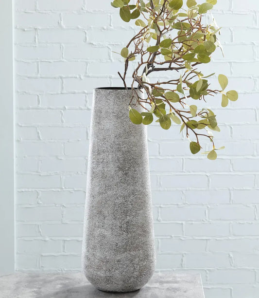 Signature Design by Ashley - Fynn Vase in Antique White - A2000517 view 2