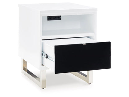 Signature Design by Ashley - Gardoni Chair Side End Table in White/Black - T756-7 veiw 3