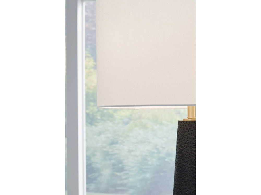 Signature Design by Ashley - Hallburg Poly Floor Lamp in Black - L235761 veiw 3