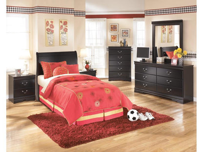 Signature Design by Ashley - Huey Vineyard Five Drawer Chest in Black - B128-46 veiw 2