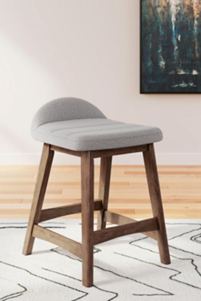 Signature Design by Ashley - Lyncott Counter Height Dining Table With 4 Barstools in Brown veiw 2