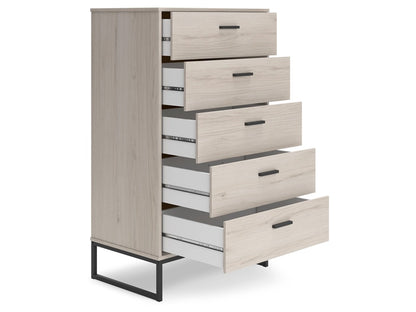 Signature Design by Ashley - Socalle Five Drawer Chest in Natural - EB1864-245 veiw 3