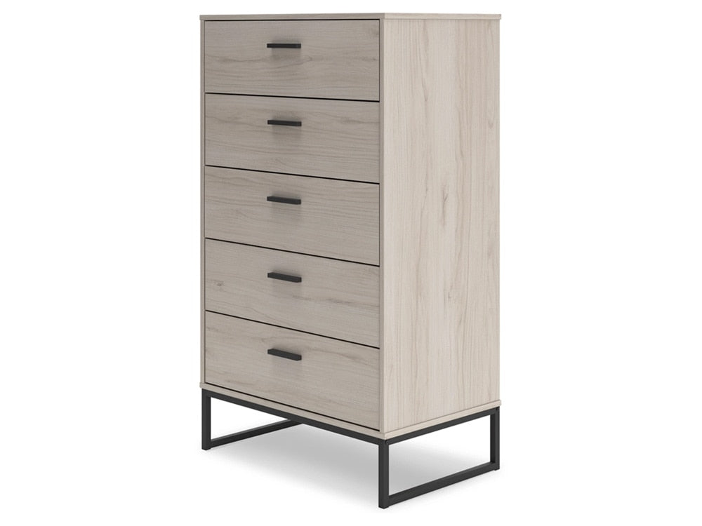 Signature Design by Ashley - Socalle Five Drawer Chest in Natural - EB1864-245 veiw 4