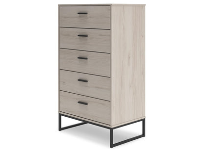 Signature Design by Ashley - Socalle Five Drawer Chest in Natural - EB1864-245 veiw 4